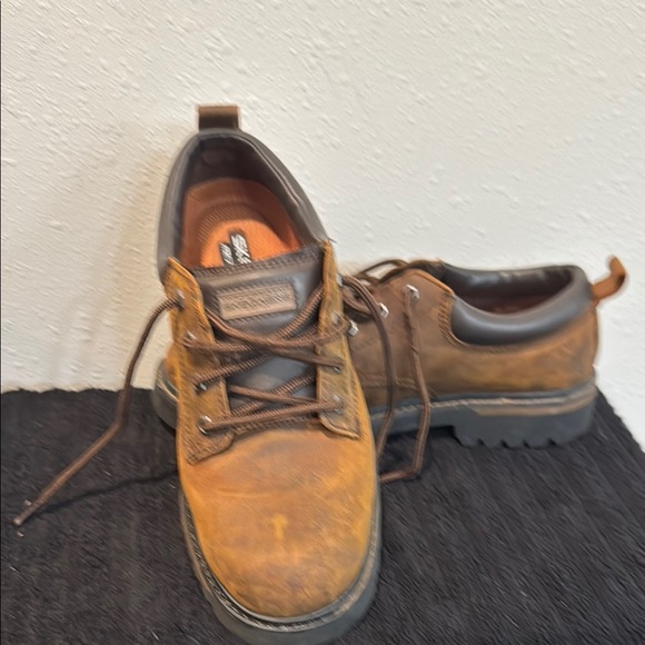 Skechers Brown Oxfords with Classic Design - Picture 1 of 7